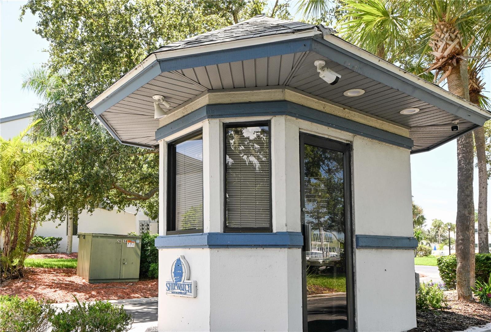 Gated Community - No Guard