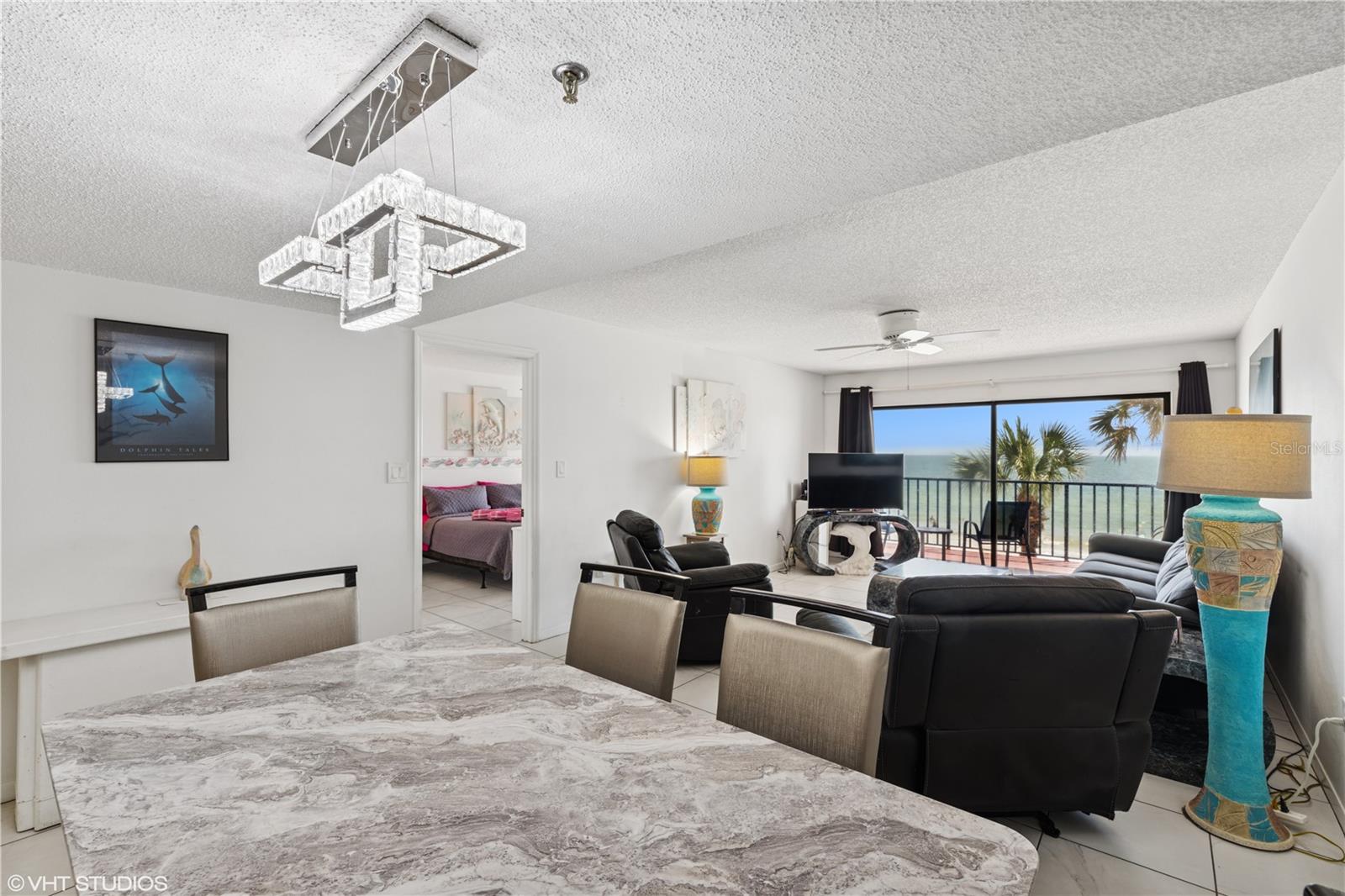 Dining room/living room