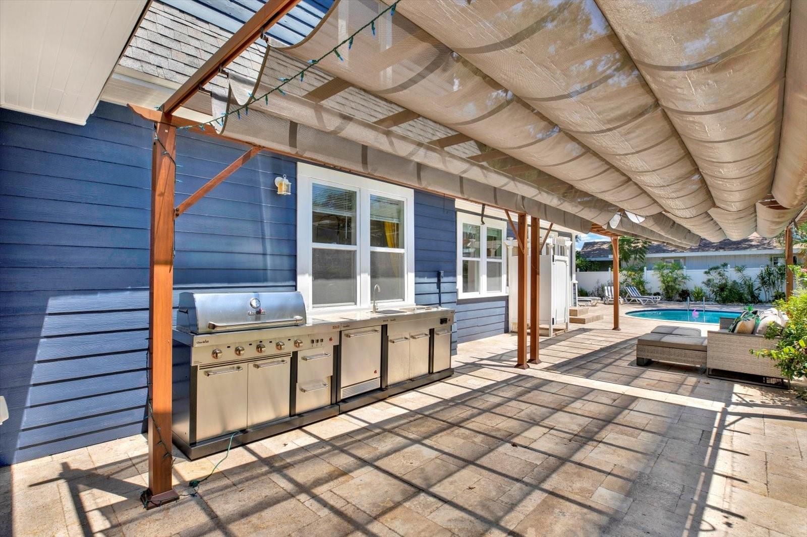 outdoor kitchen