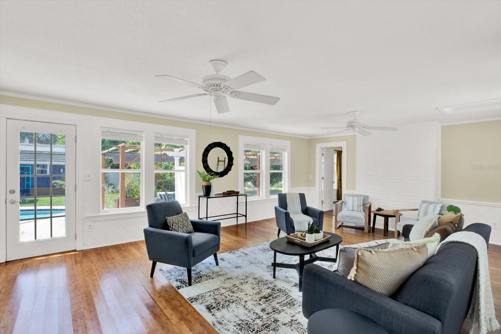 main home living room2