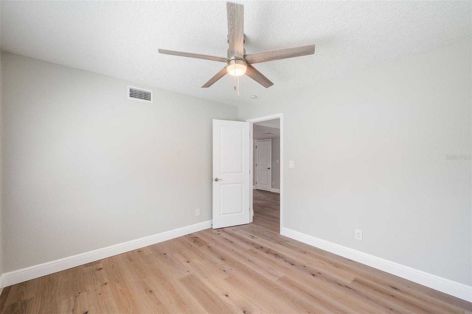 downstairs br2