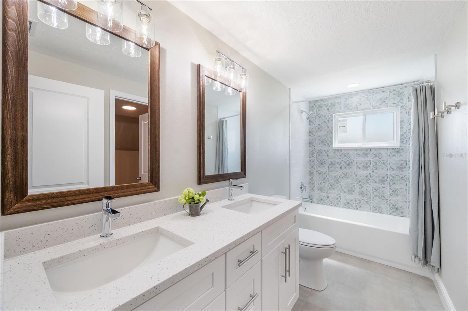 shared bath for 2 upstairs bedrooms
