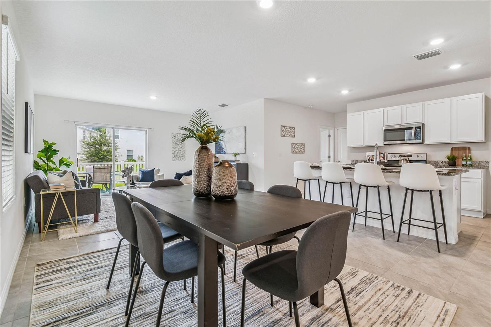OPEN FLOOR PLAN
