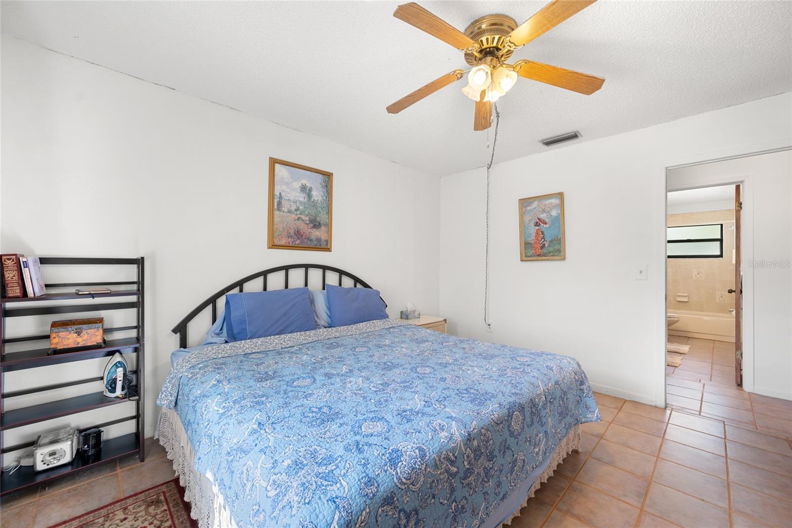 2nd bedroom just across from the guest bath
