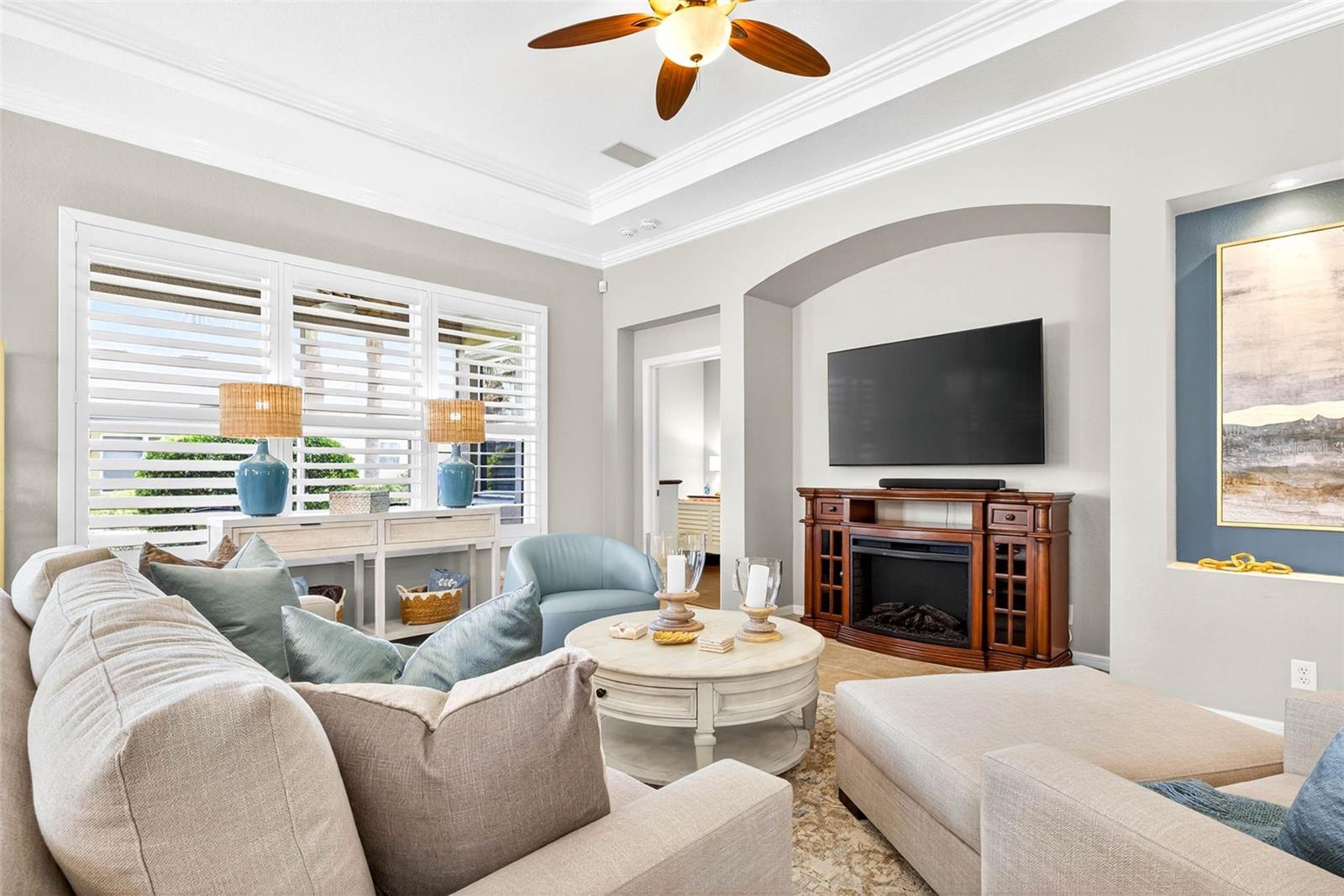 Crown Molding and Tray Ceiling