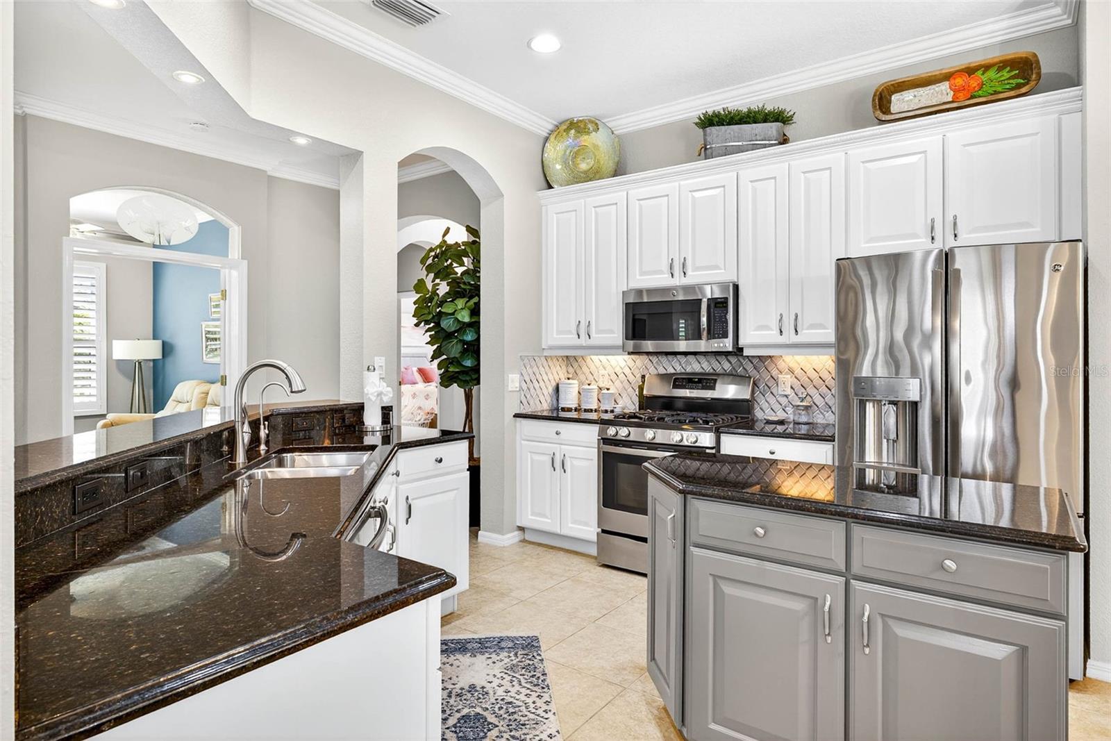 Kitchen With Granite and Island