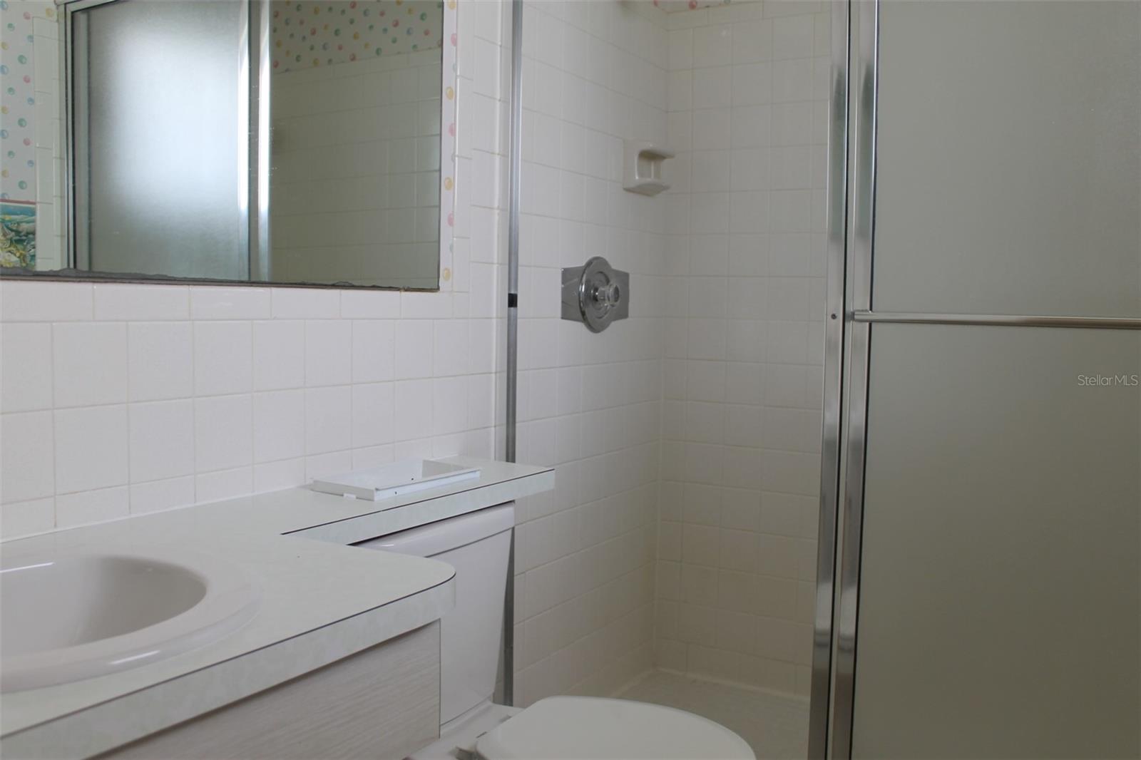 Ensuite Bathroom w/Shower
