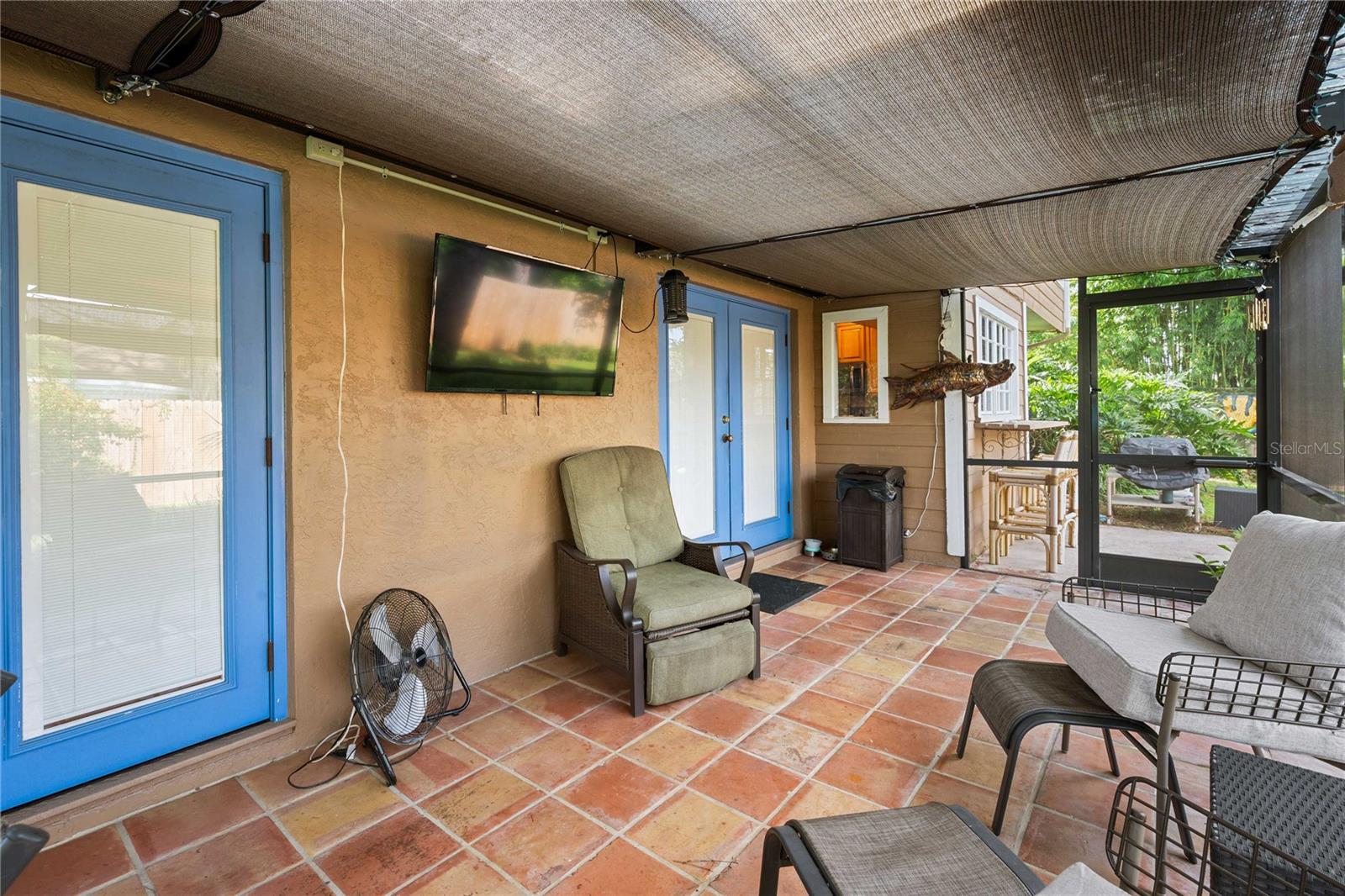 screen enclosed porch