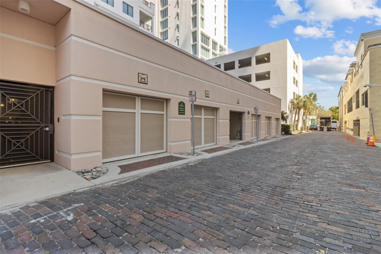 PRIVATE GARAGE
