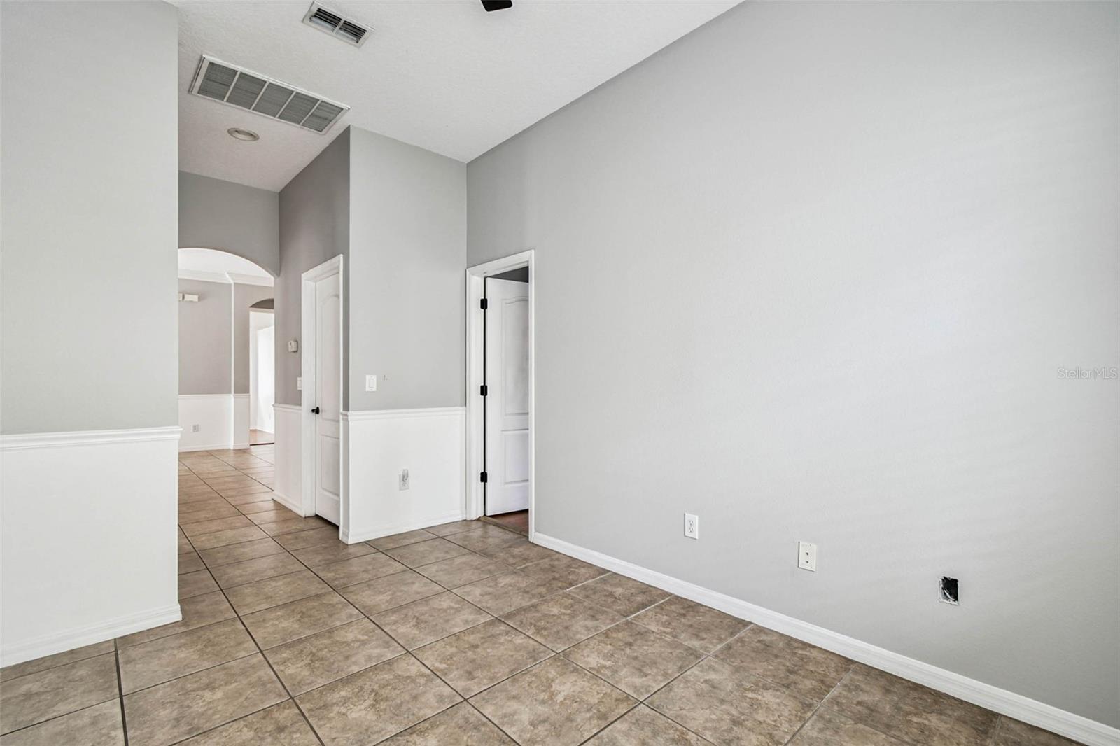 bonus room/flex space + entrance to bedroom