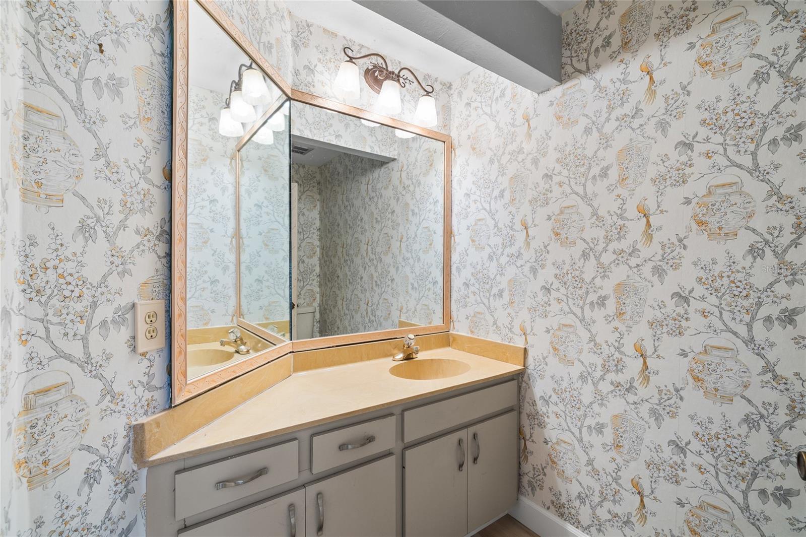 Powder room-1/2 Bath