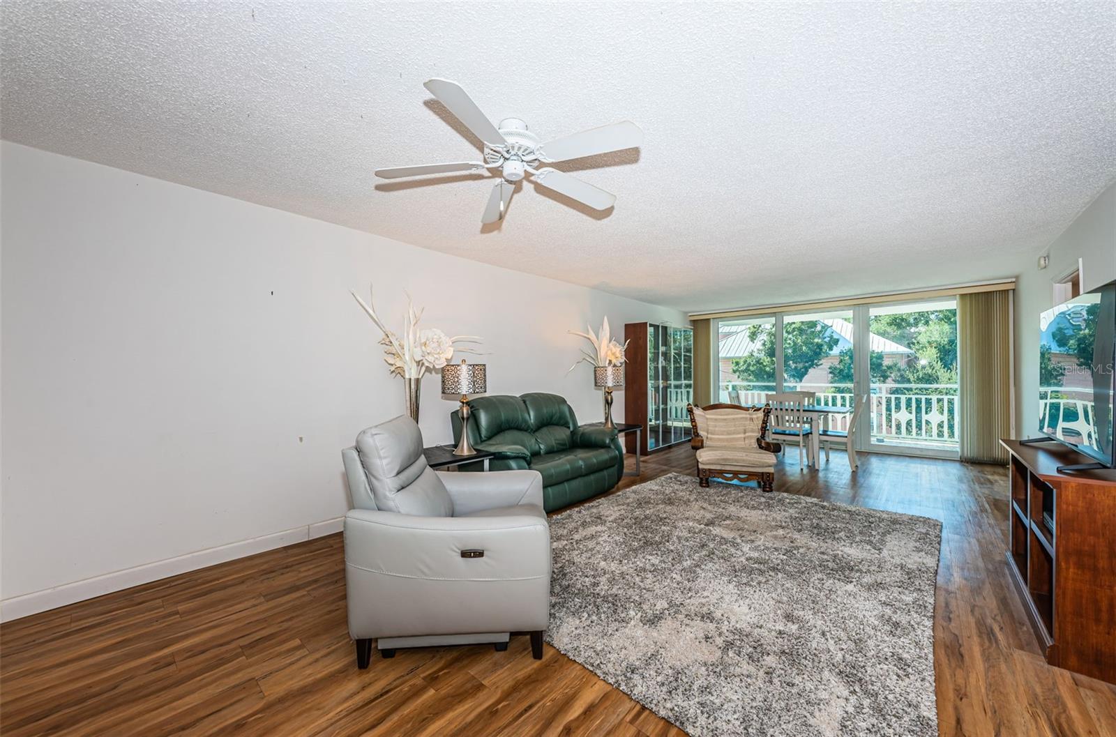 Spacious Living area