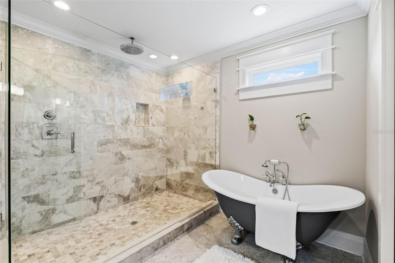 Large Shower Area
