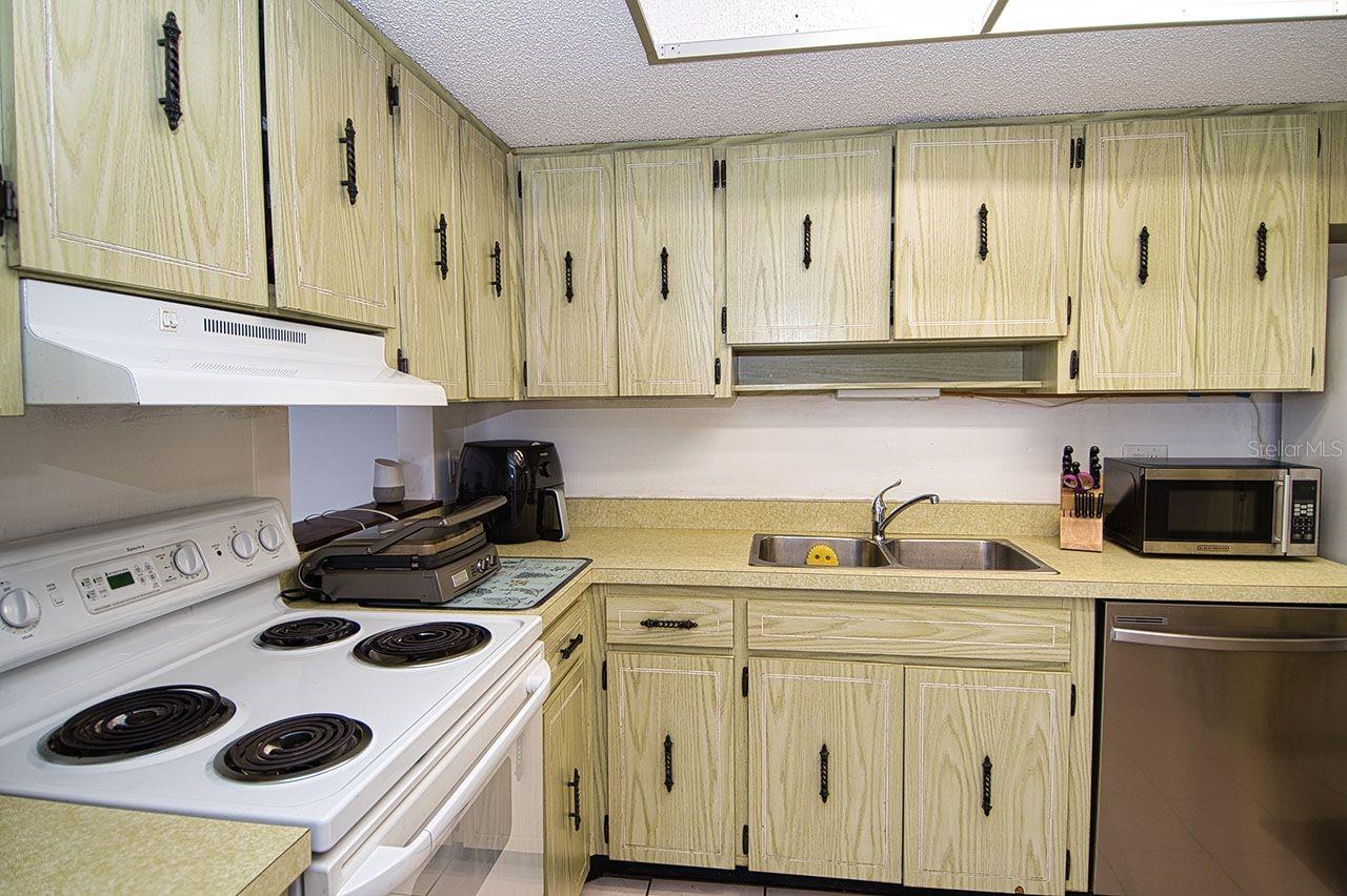 Another view of kitchen