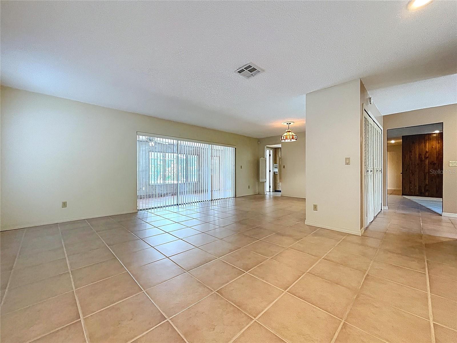 Dining Rm