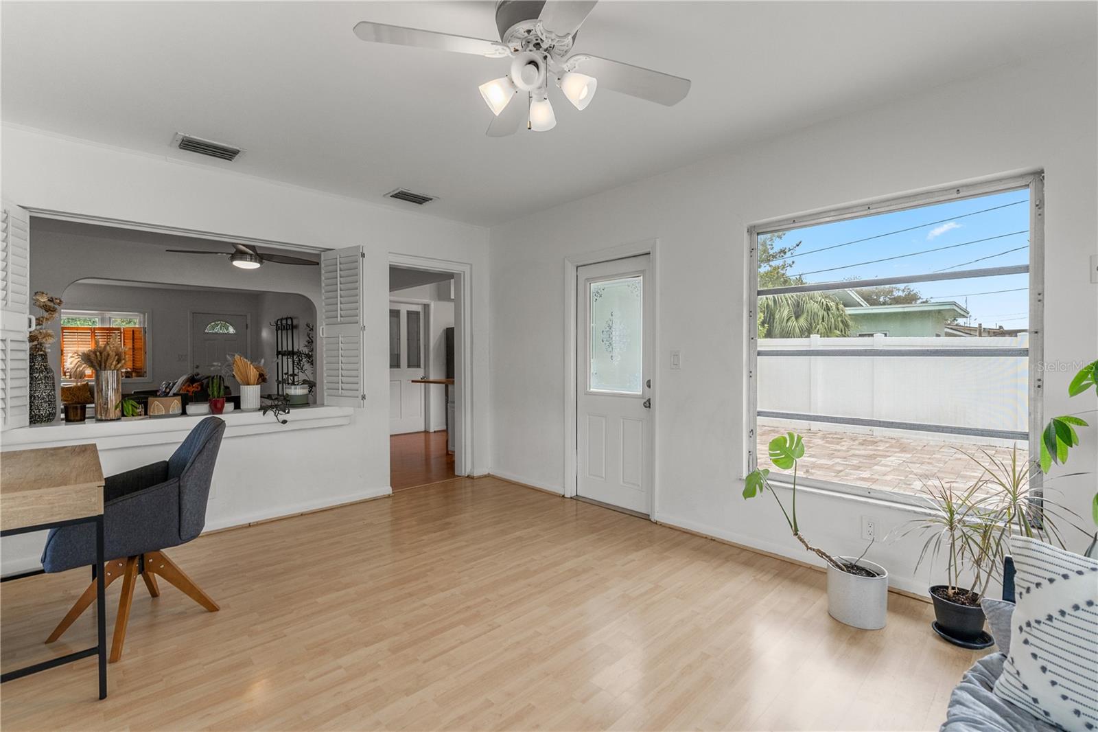 Large and bright sun room!