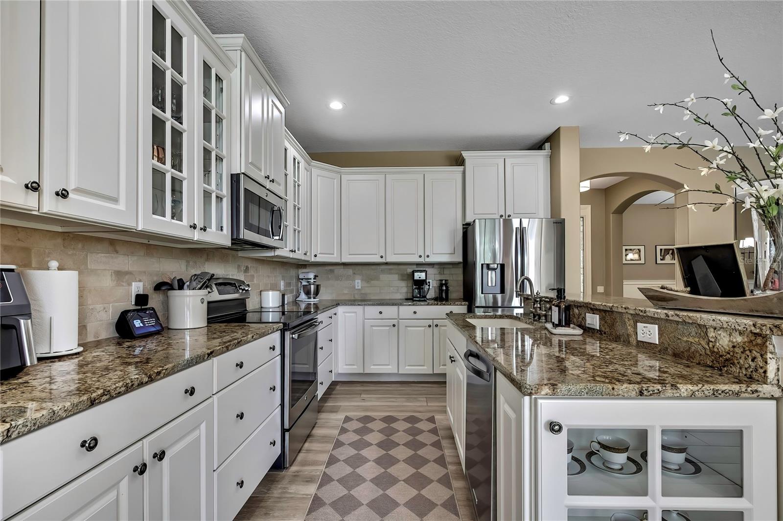 full kitchen view
