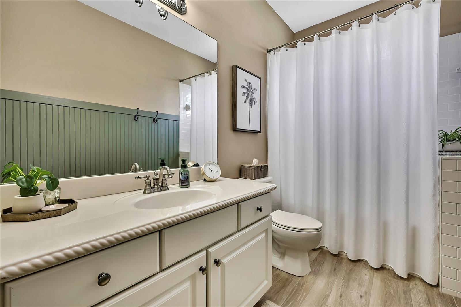 angle view of 2nd bathroom