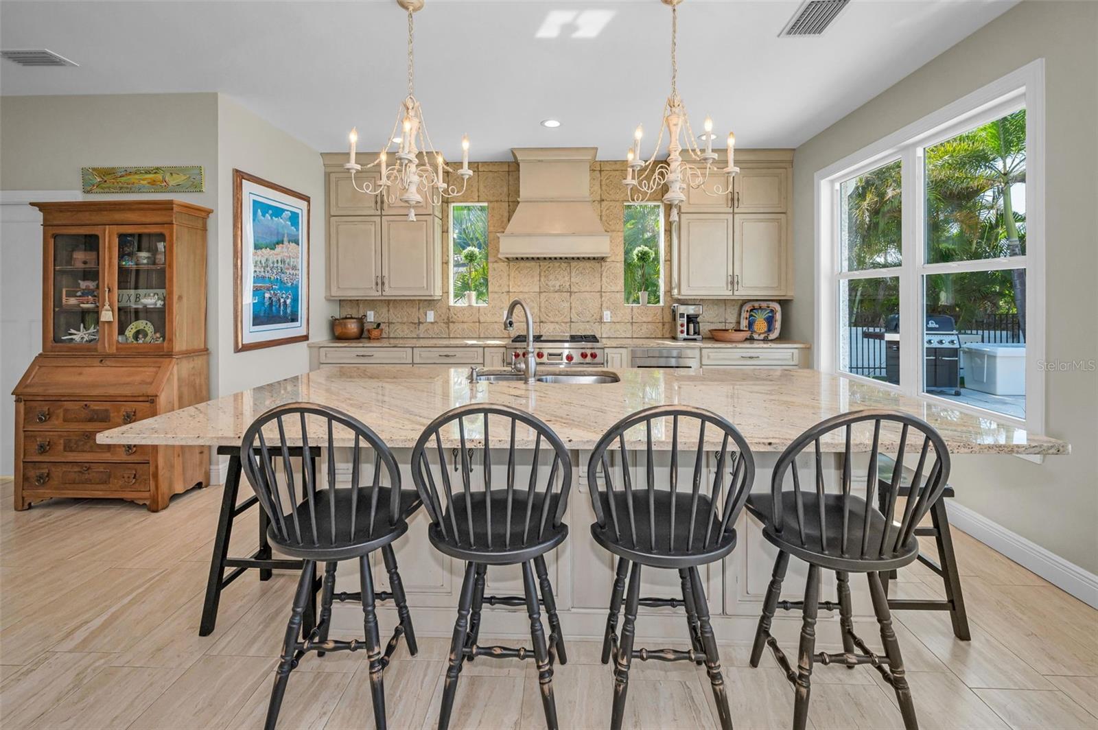 Gorgeous Chef's Kitchen!