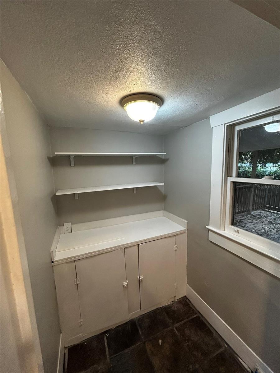Walk in pantry