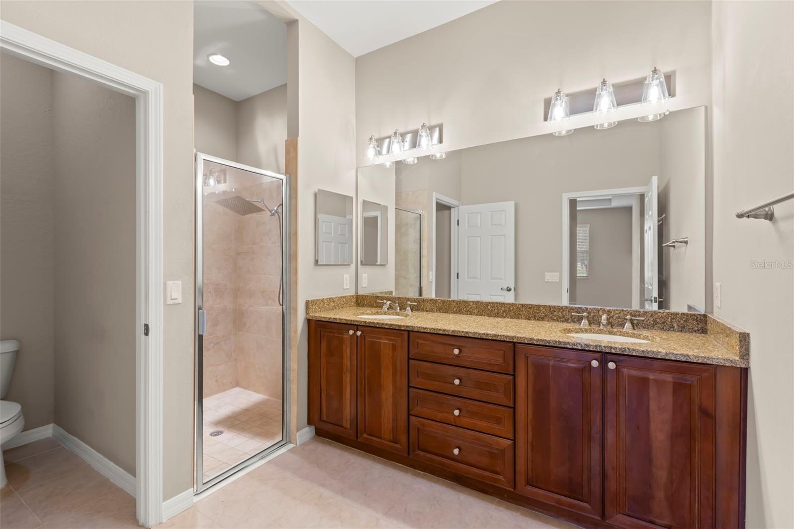 Primary En-Suite Bathroom
