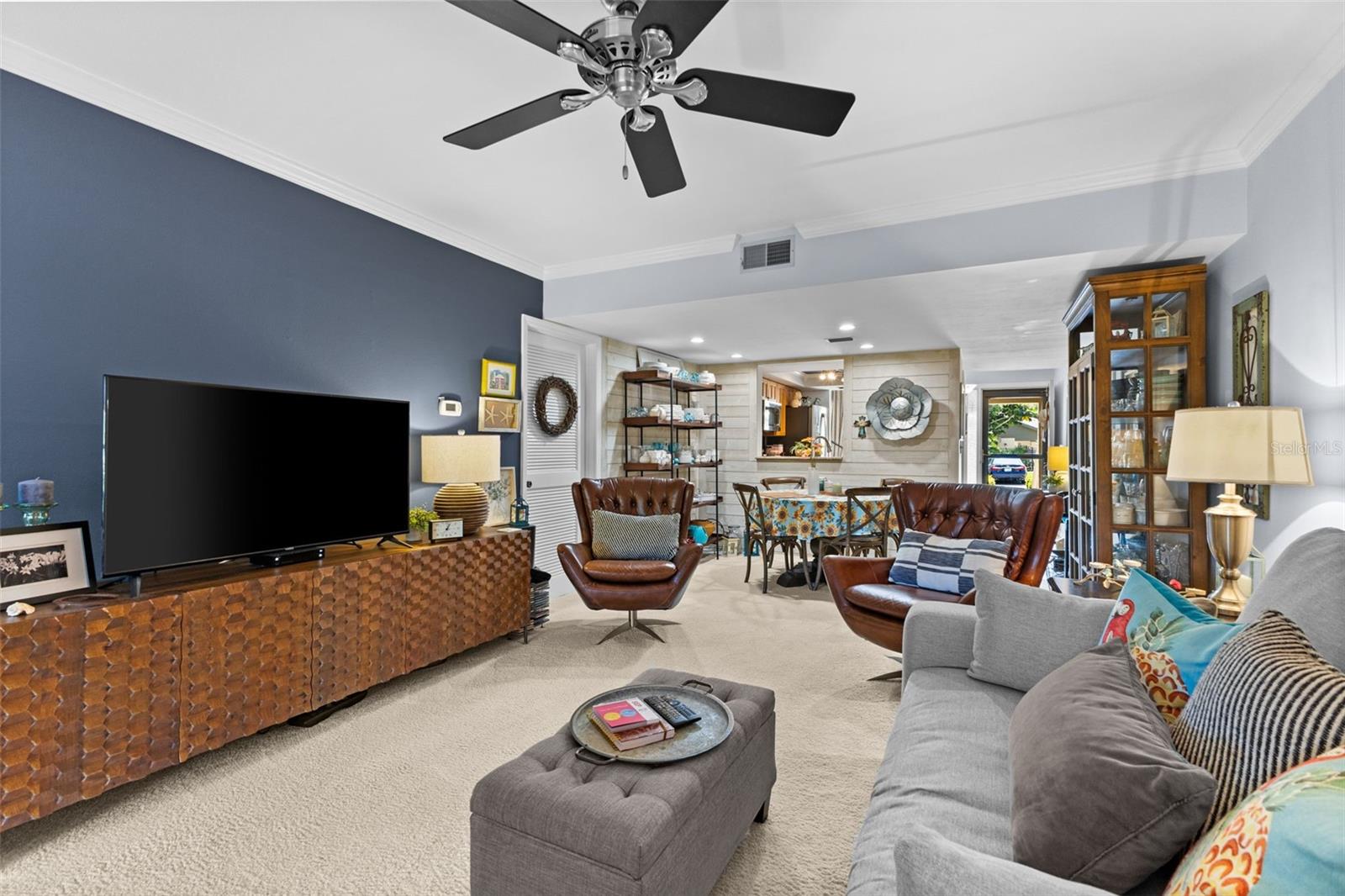Living Room / Dining Room Combination