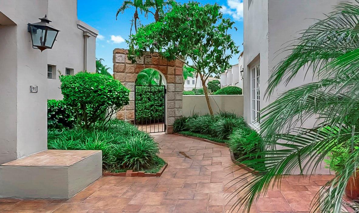 Mediterranean Landscape to private entrance