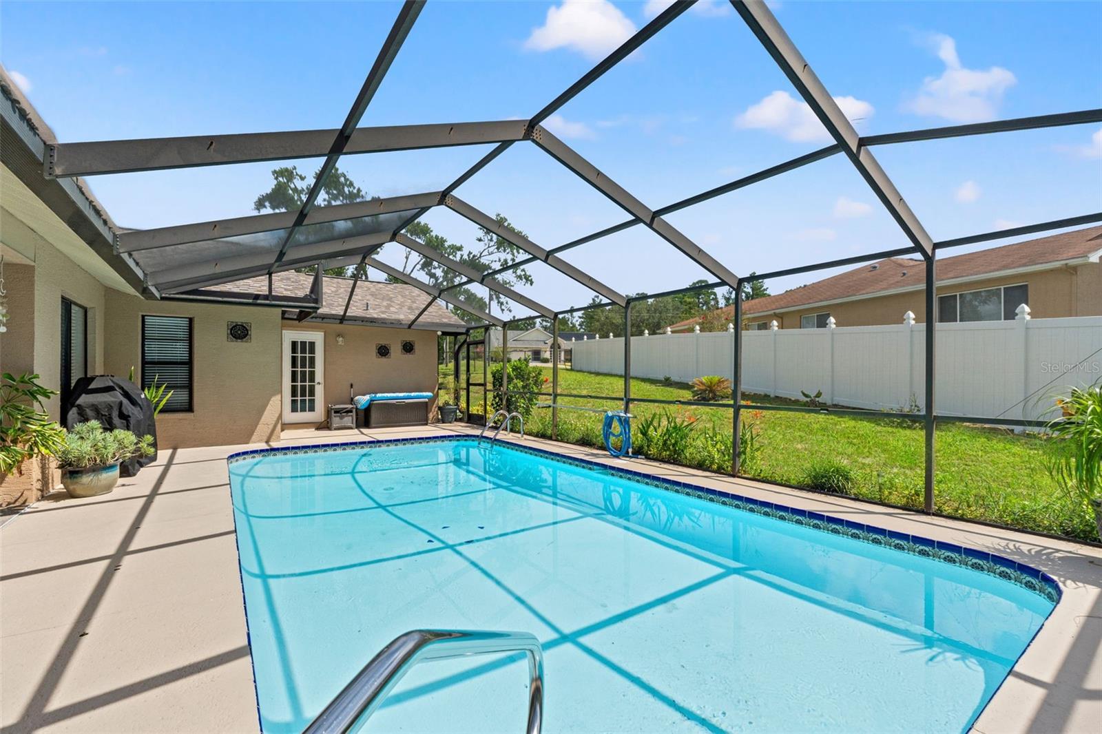 14'×28' pool!