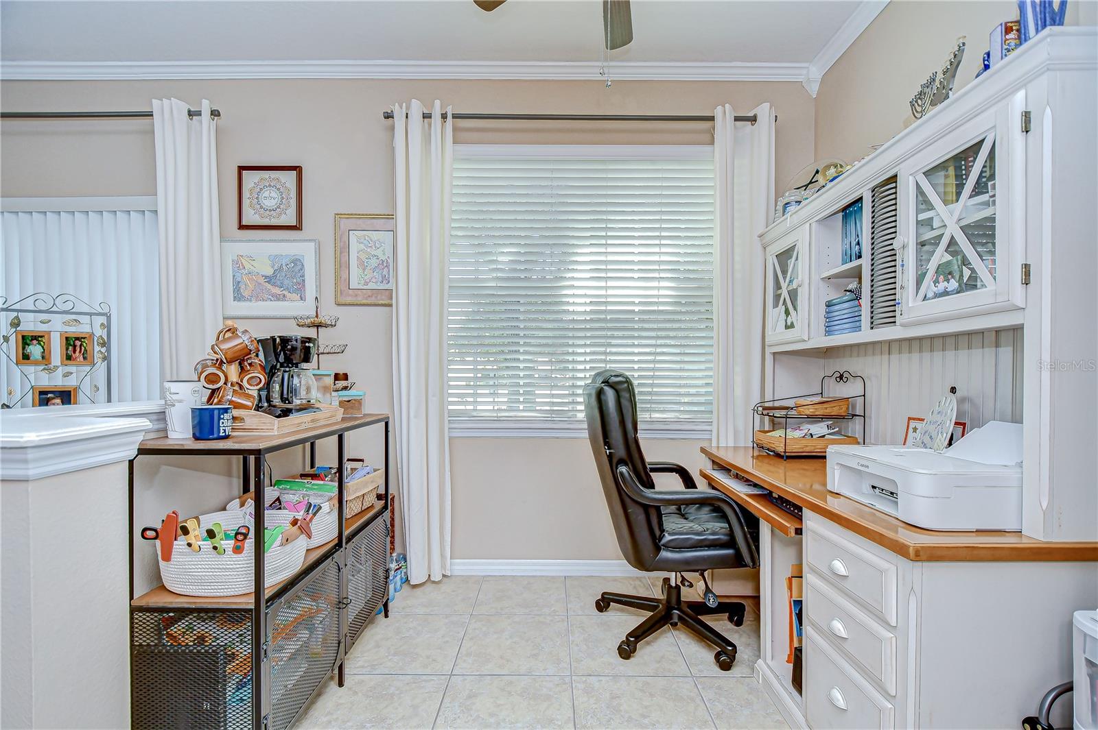 Flexible breakfast nook!