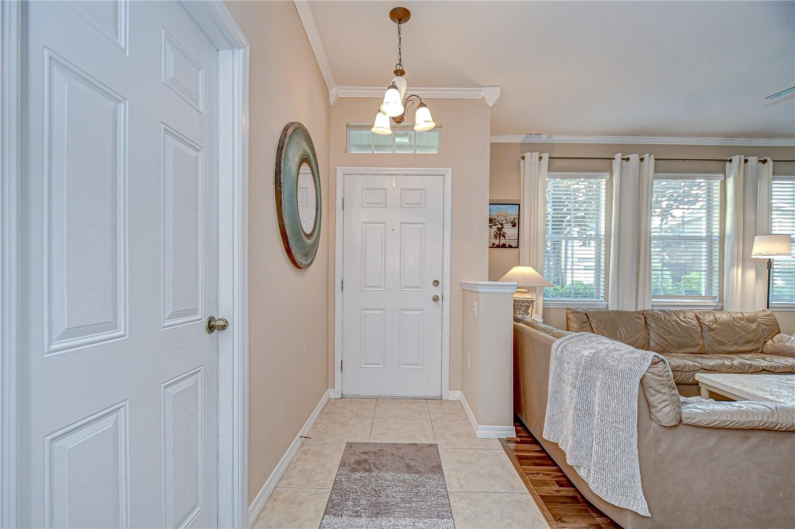Bright entry way!