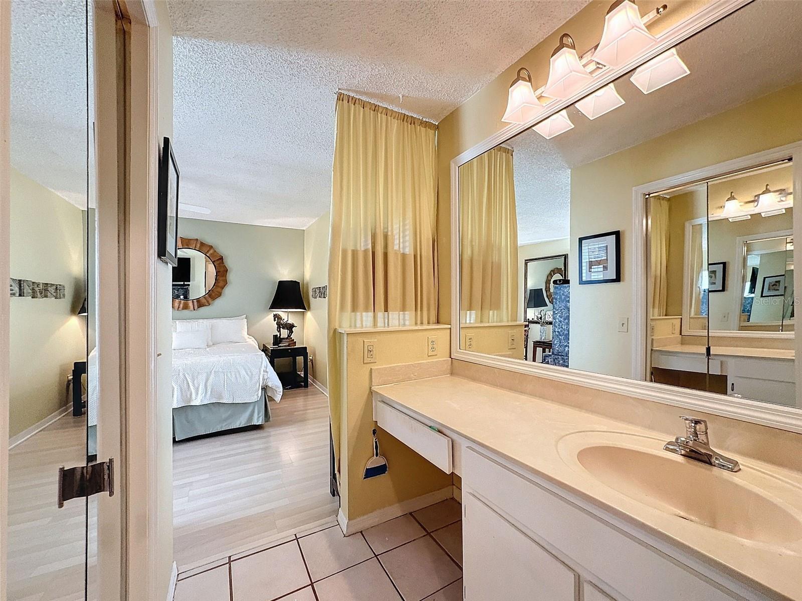 Owner's retreat ensuite bathroom