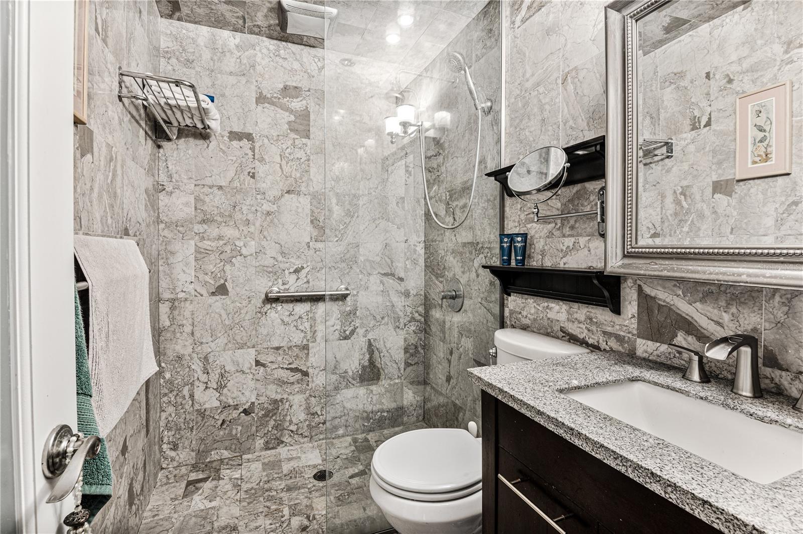 Primary En Suite Bath