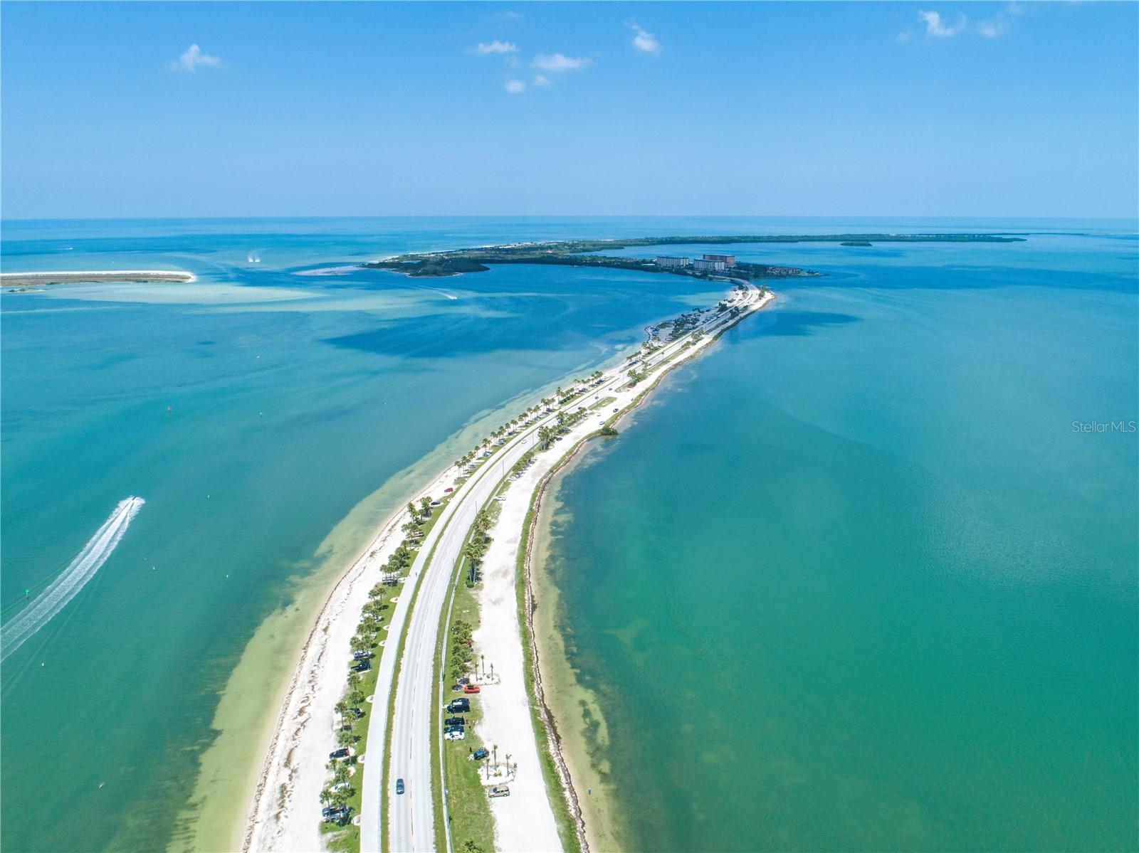 Dunedin causeway to Honeymoon Island State Park Beach