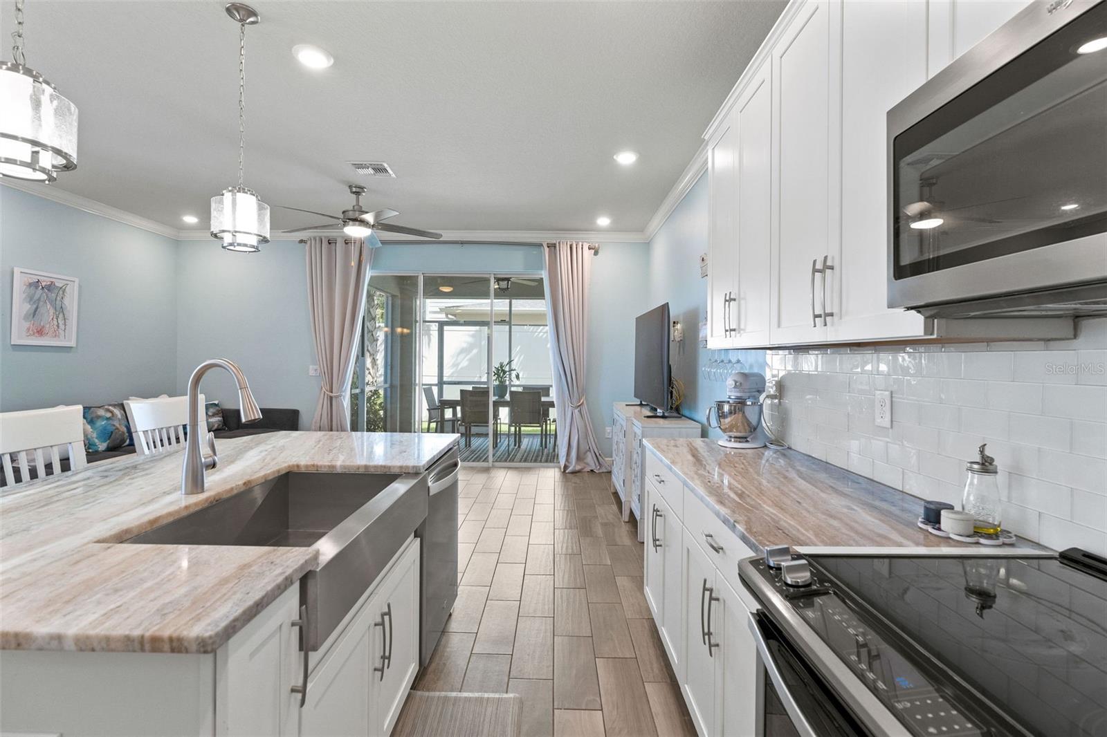 Farmhouse stainless steel sink.