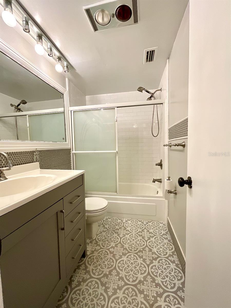 19-Guest Bathroom