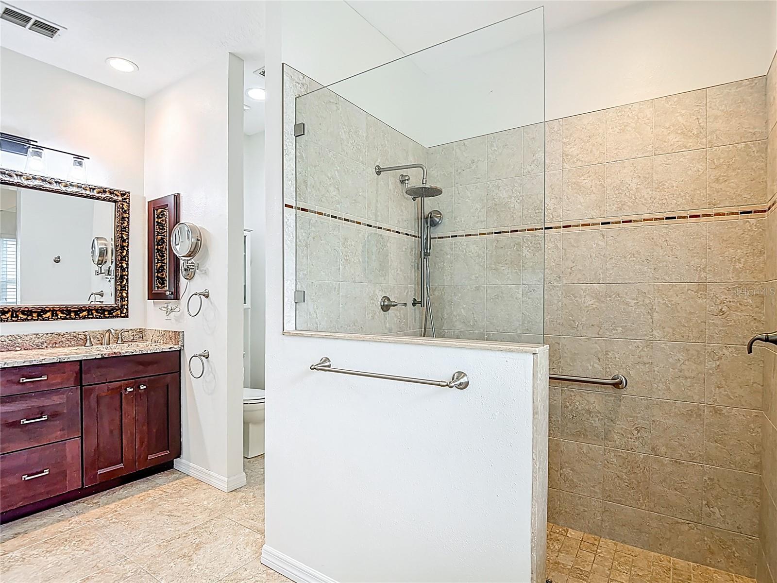 Large Euro walk-inshower