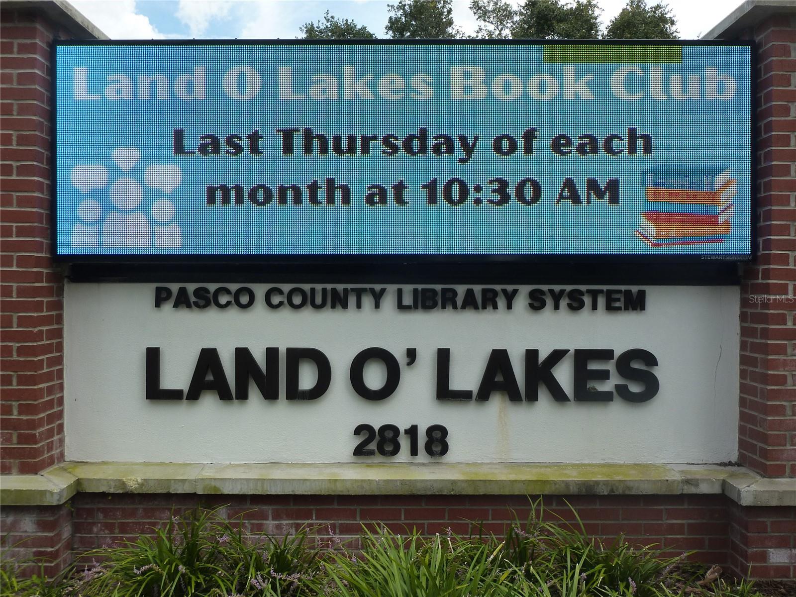 Walk/bike to public library