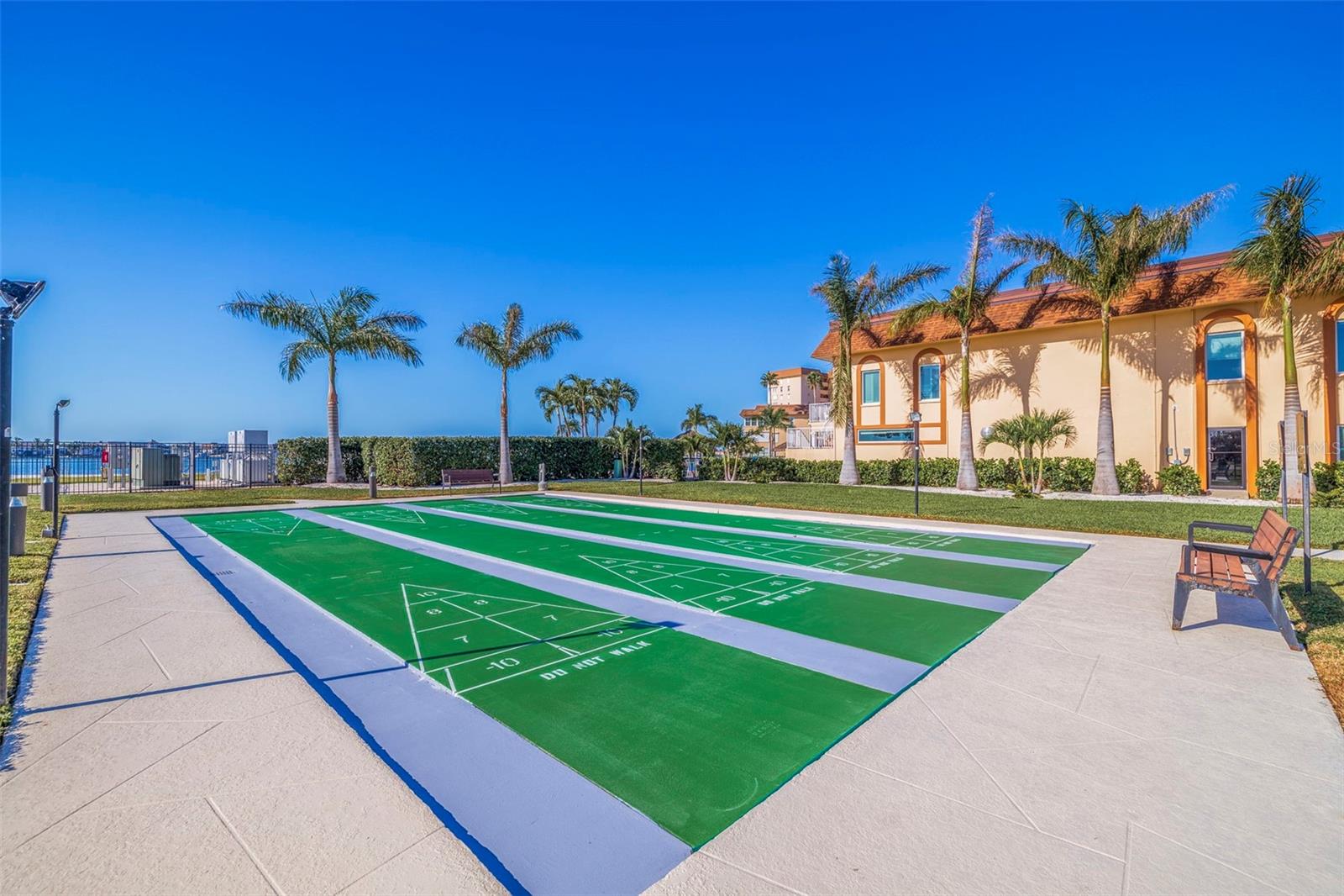 Shuffleboard court