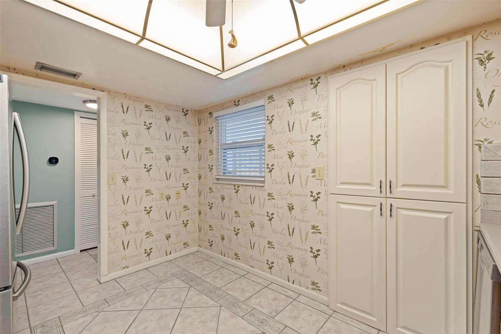Eat in area in kitchen