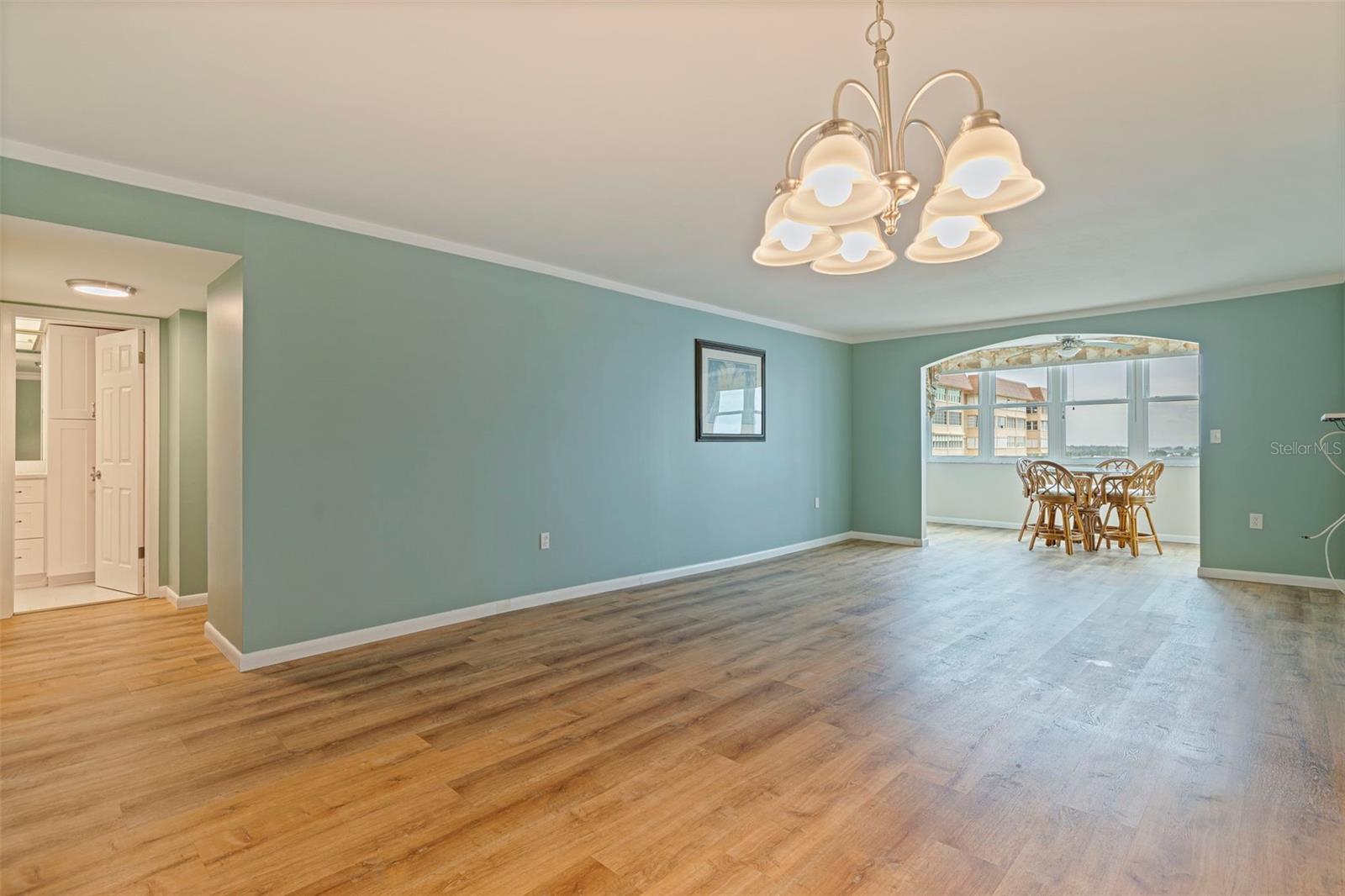 Living room/dining room