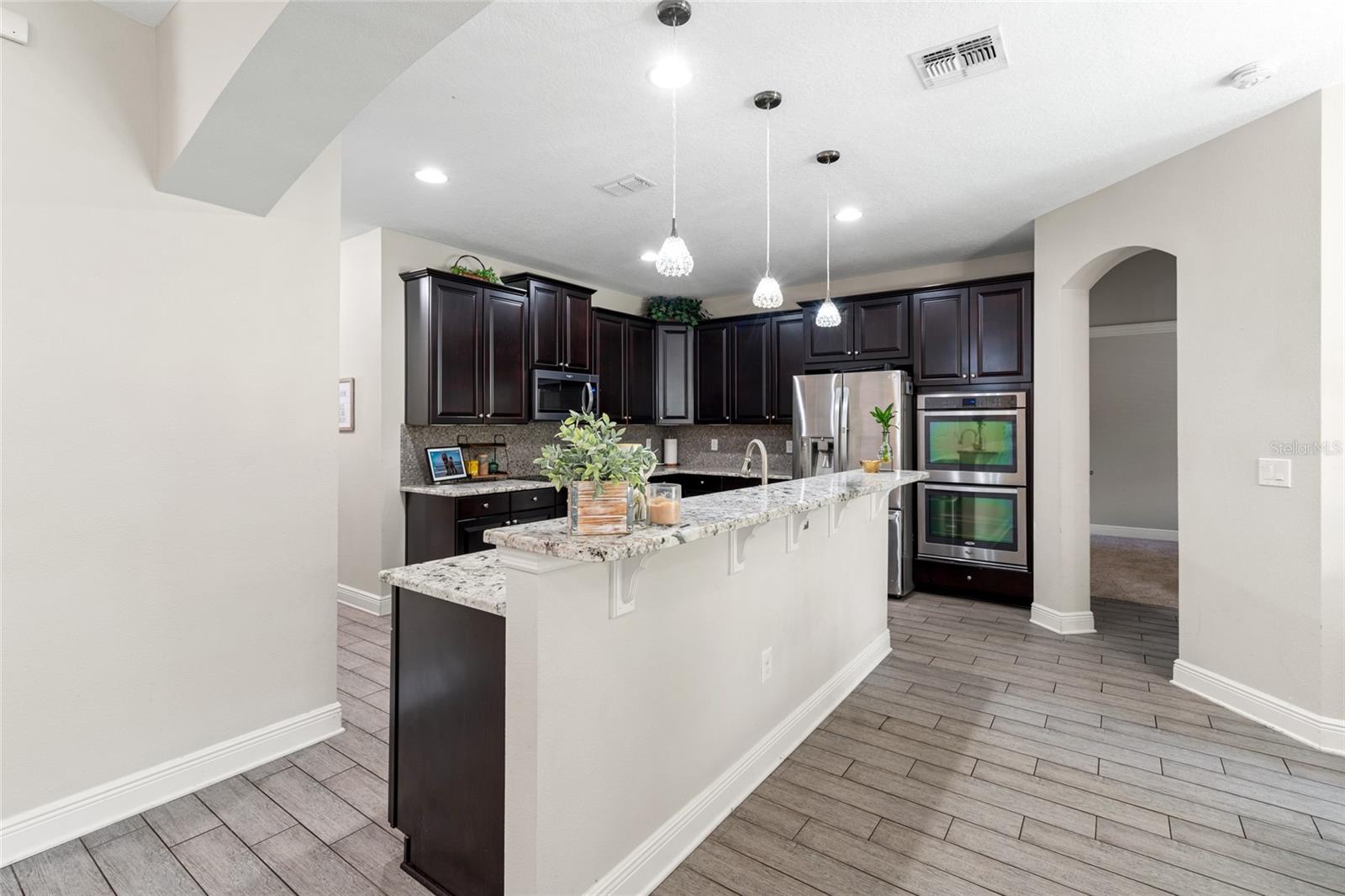 Kitchen with Breakfast Bar