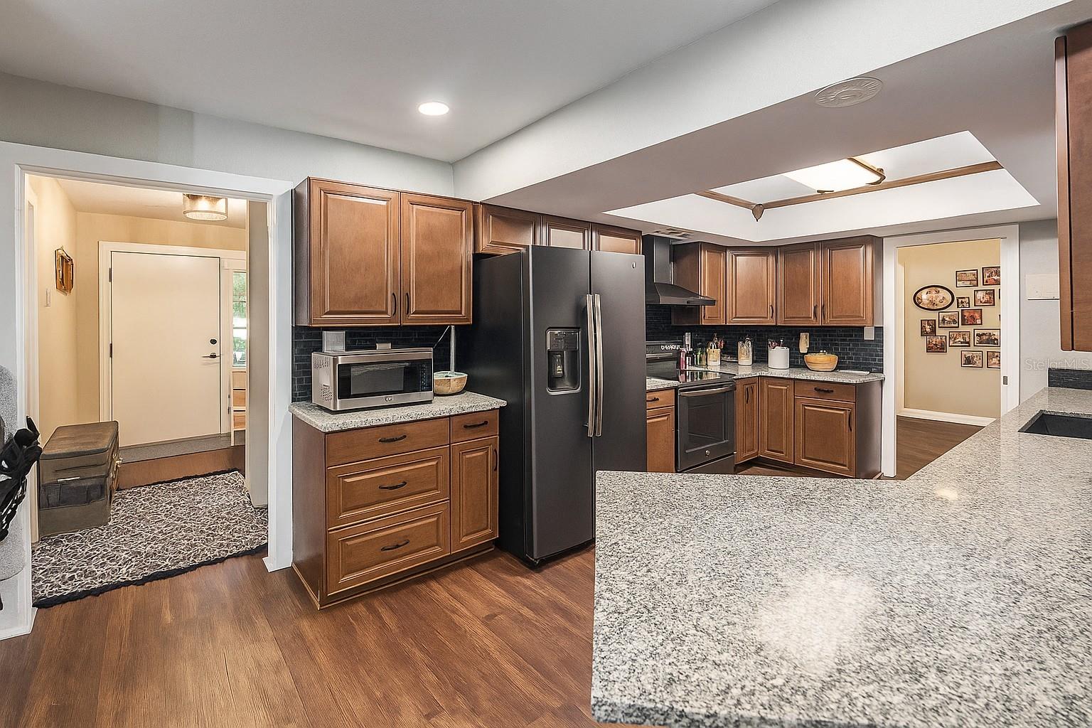 3512 Yale Circle, Riverview Fl 33578 - Kitchen