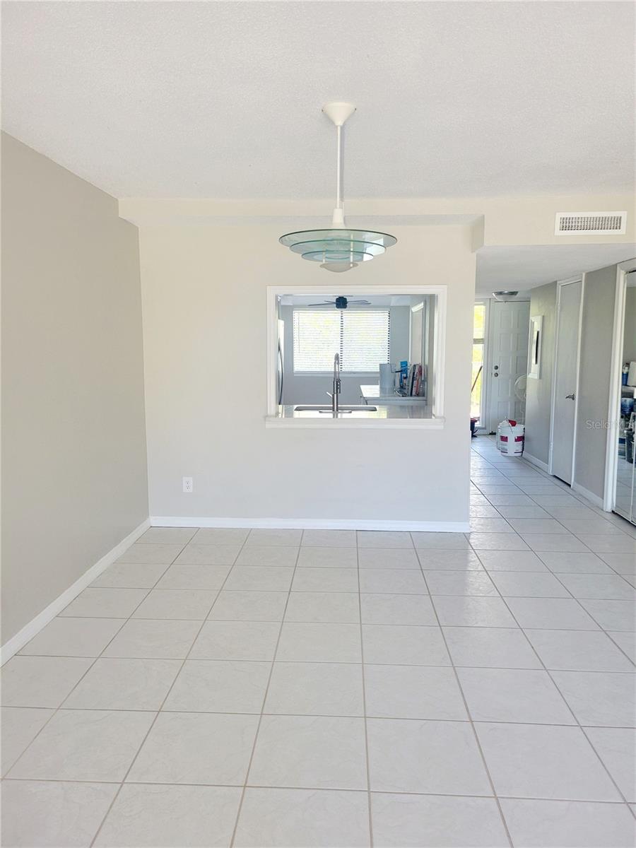Living room/dining room combo