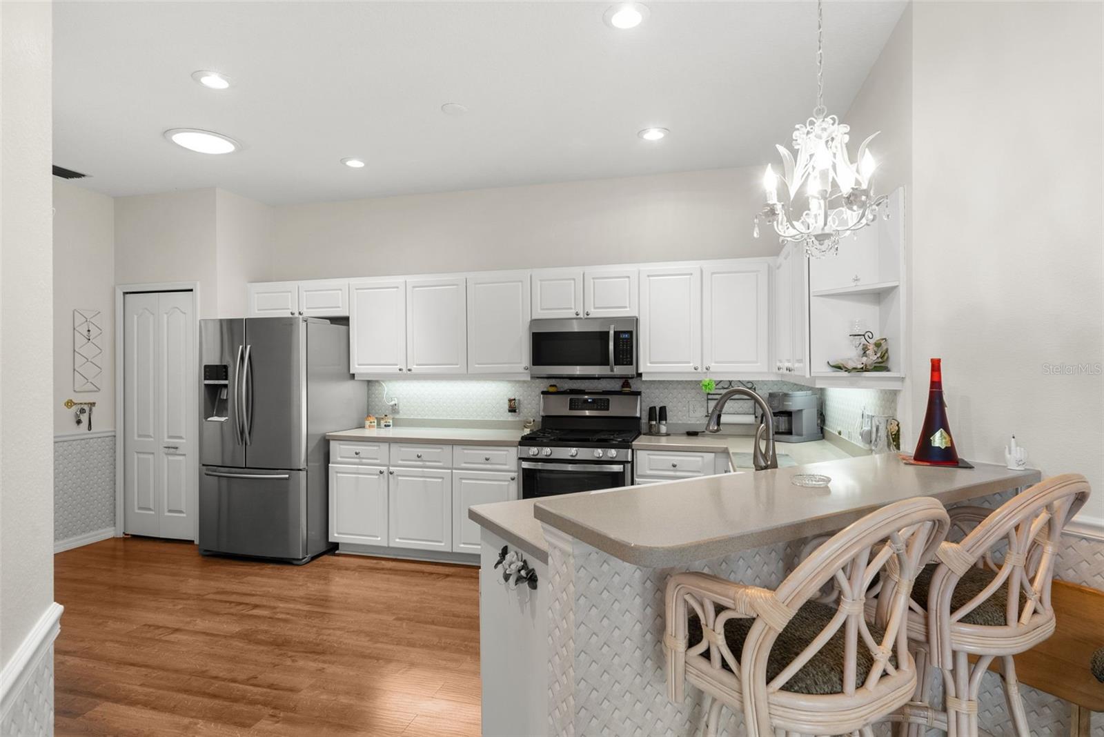 Kitchen Breakfast Bar