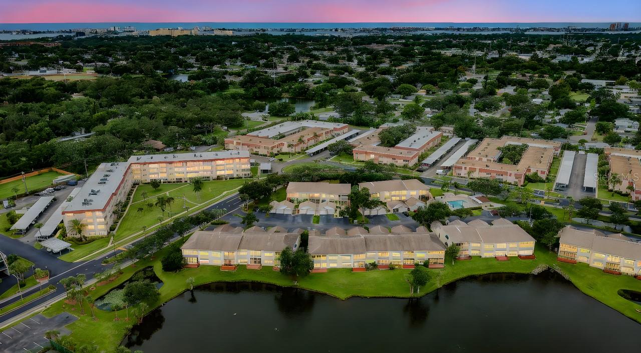Minutes to Seminole City Center and the Pinellas Trail.