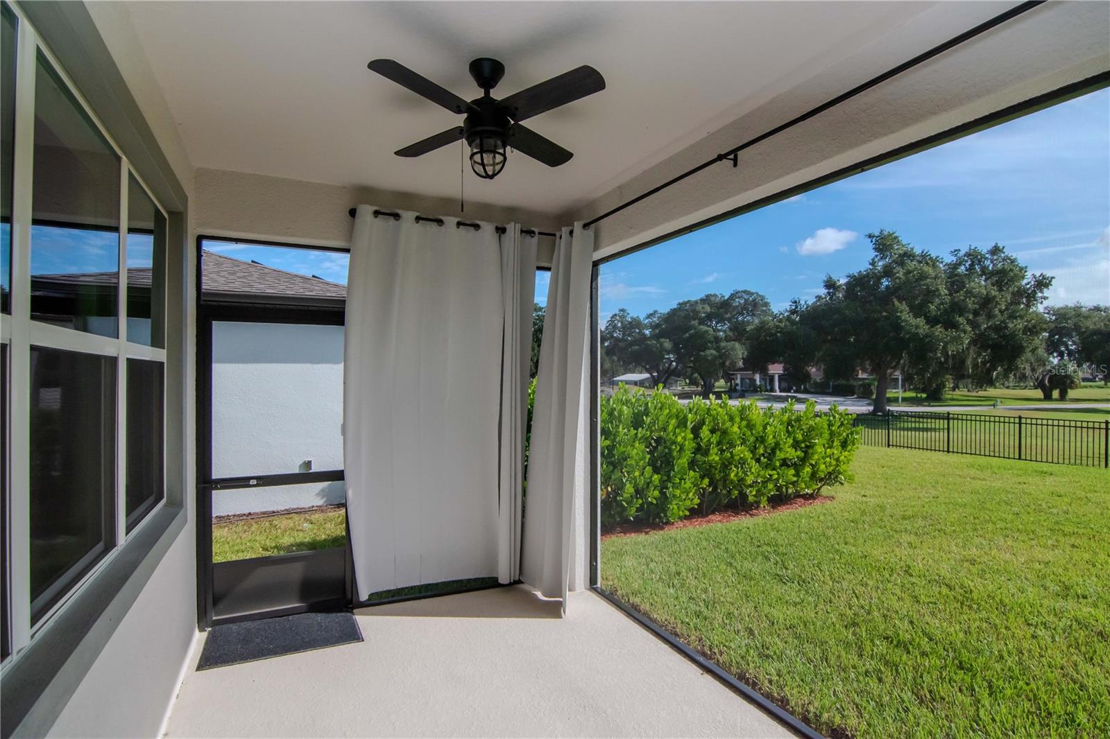 Covered, Screened Lanai with Panoramic Screen