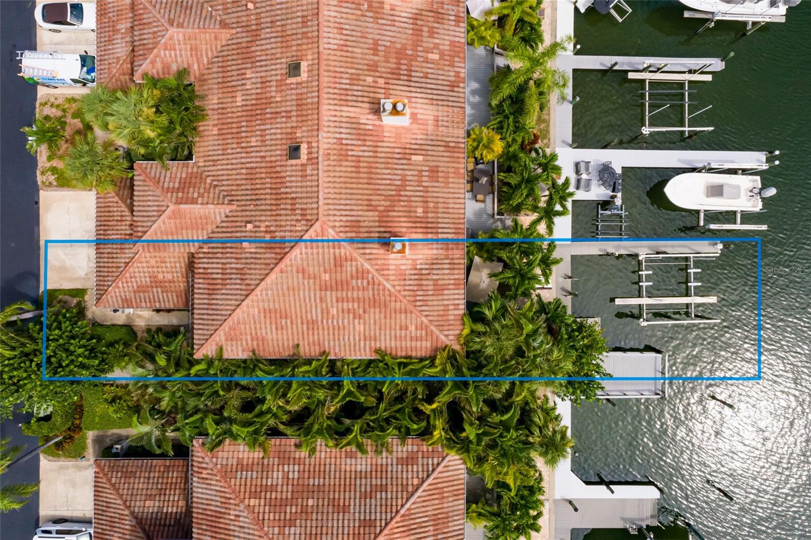 Direct access to your boat slip is just 10 steps away