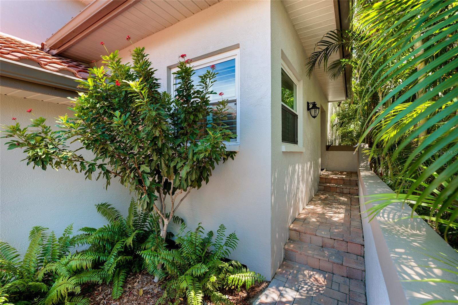 Only 5 steps up to your front door