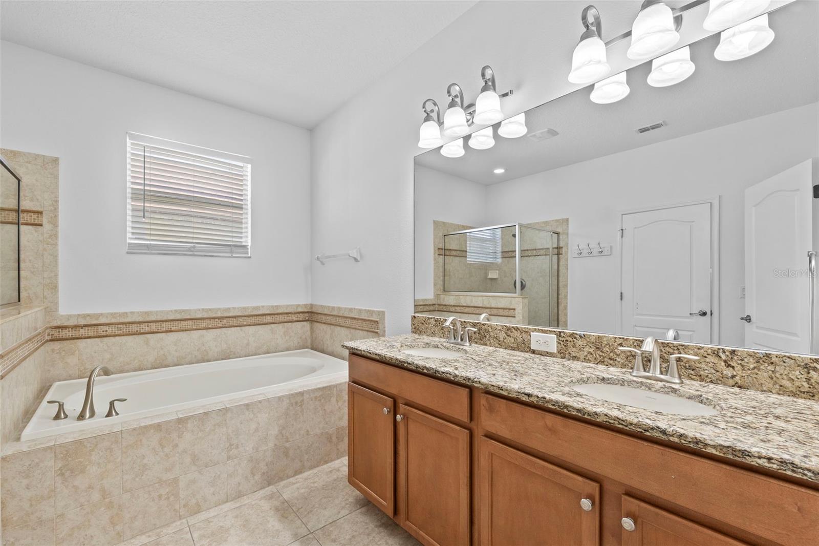Owners Suite Garden Tub