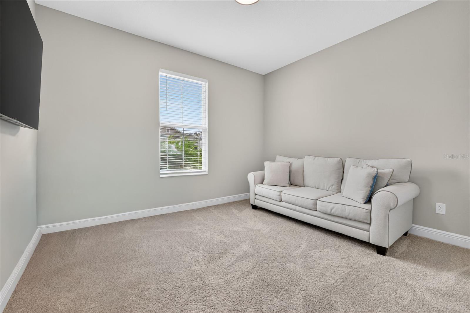 4th bedroom/ office
